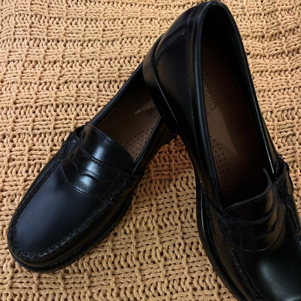 Bass Weejuns Classic Black Leather Loafers
